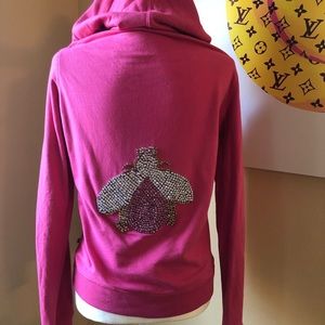 Twisted heart hoodie with Bee on the back 🐝
